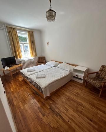 Bed and Breakfast Corvin Panzio Győr Exterior foto
